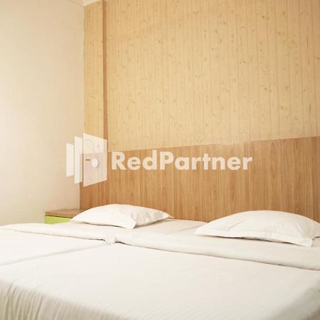 Wisma Sederhana Mitra Reddoorz Medan Buitenkant foto
