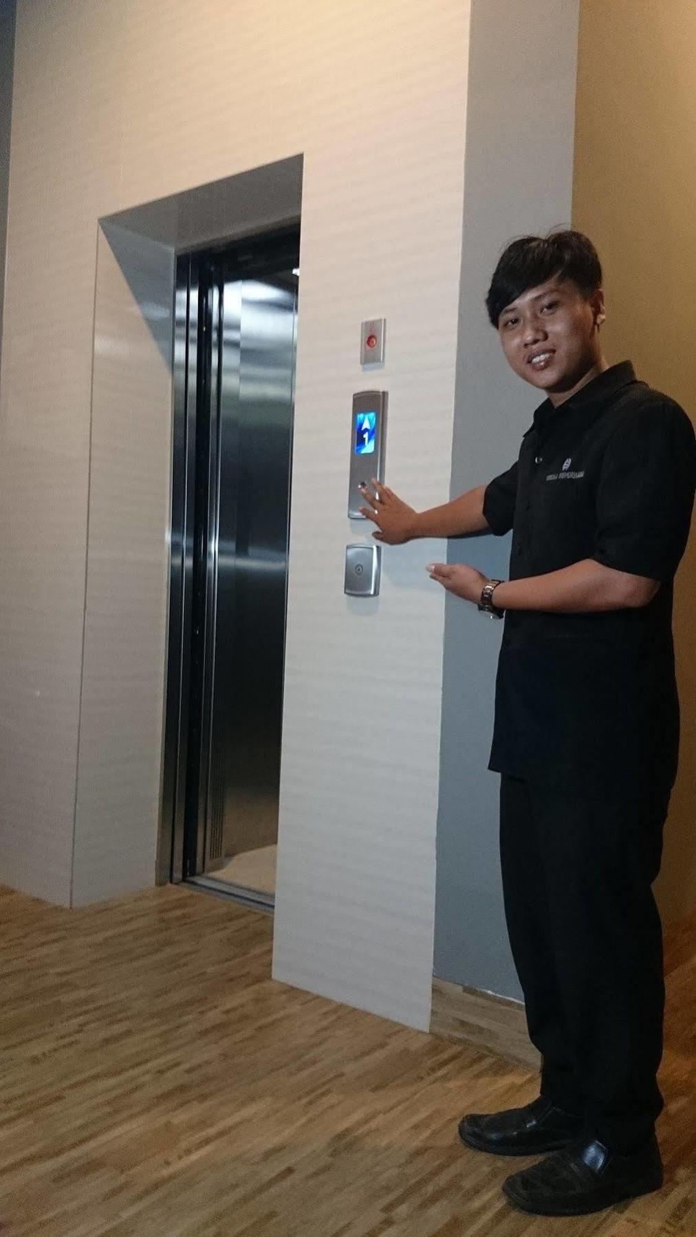 Wisma Sederhana Mitra Reddoorz Medan Buitenkant foto