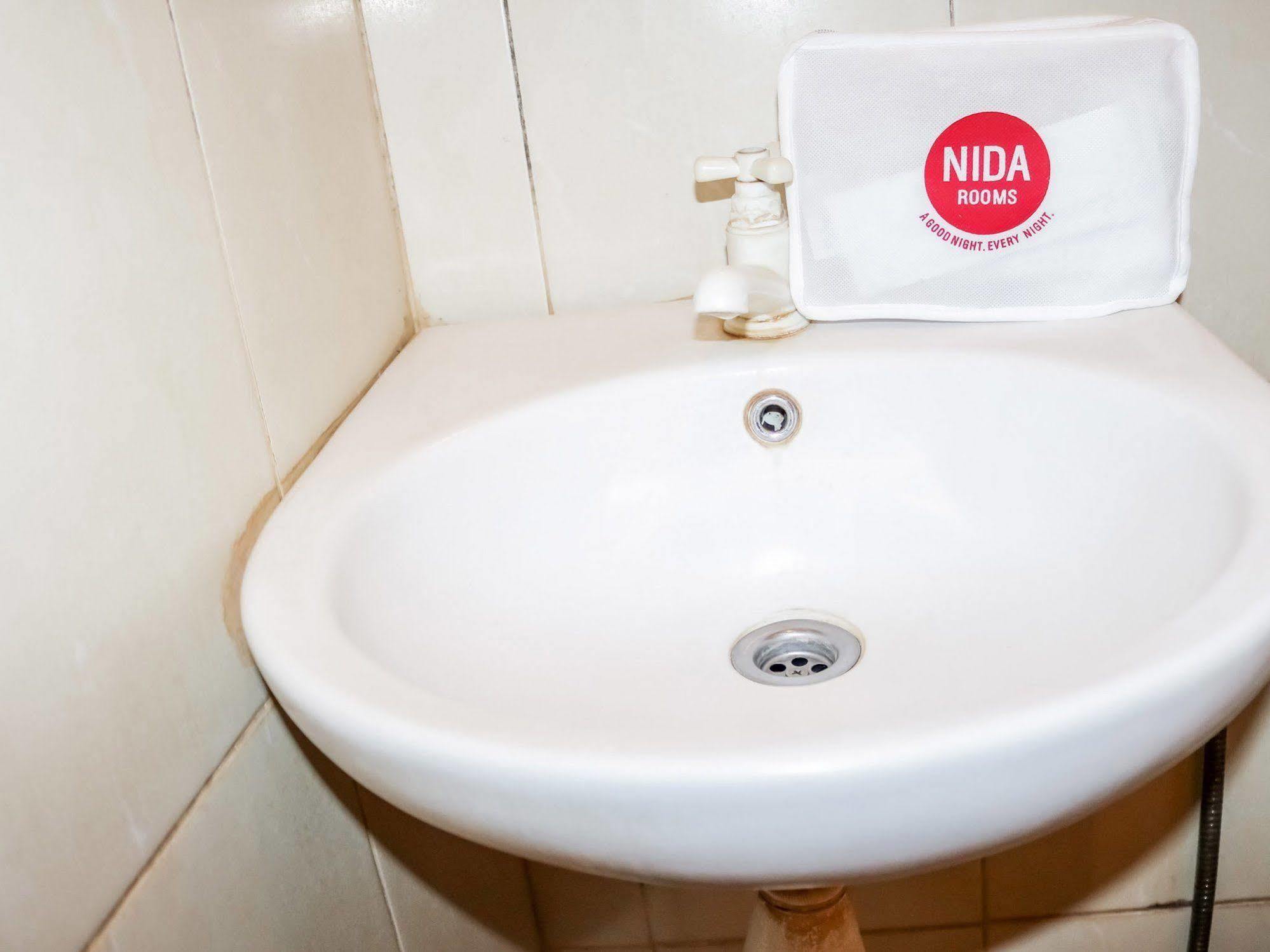 Wisma Sederhana Mitra Reddoorz Medan Buitenkant foto