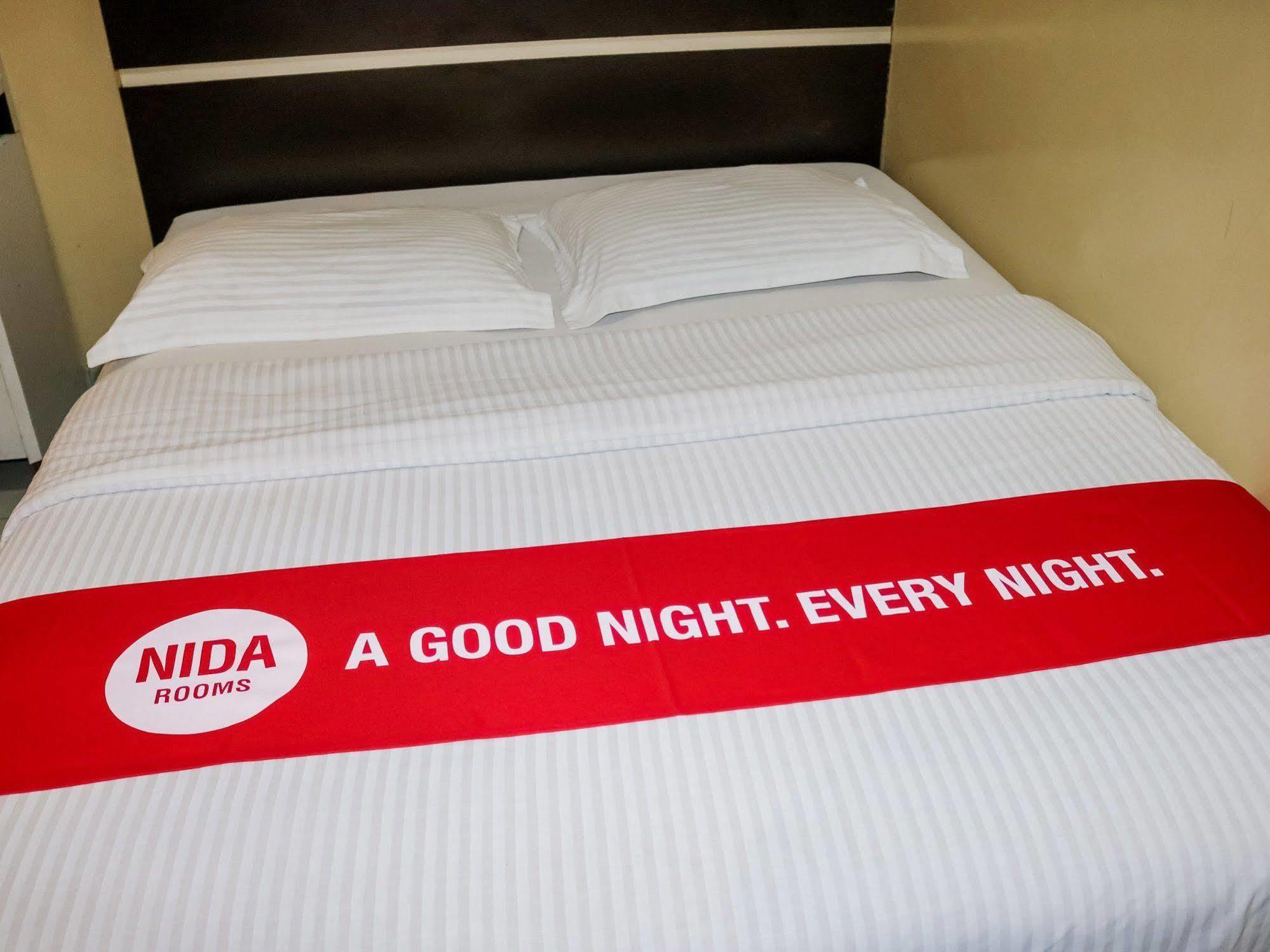 Wisma Sederhana Mitra Reddoorz Medan Buitenkant foto