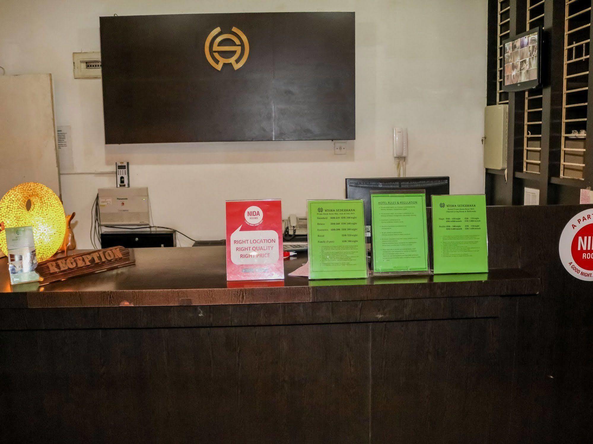 Wisma Sederhana Mitra Reddoorz Medan Buitenkant foto