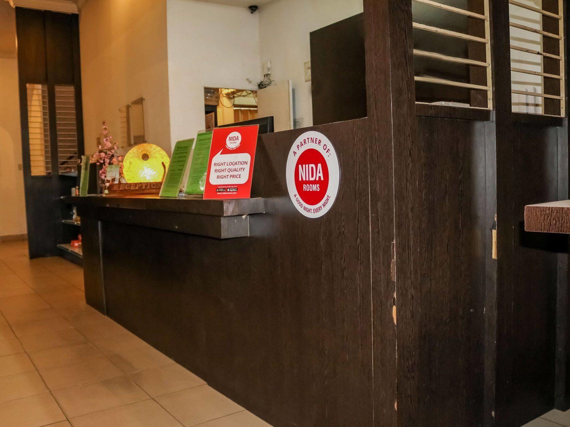 Wisma Sederhana Mitra Reddoorz Medan Buitenkant foto