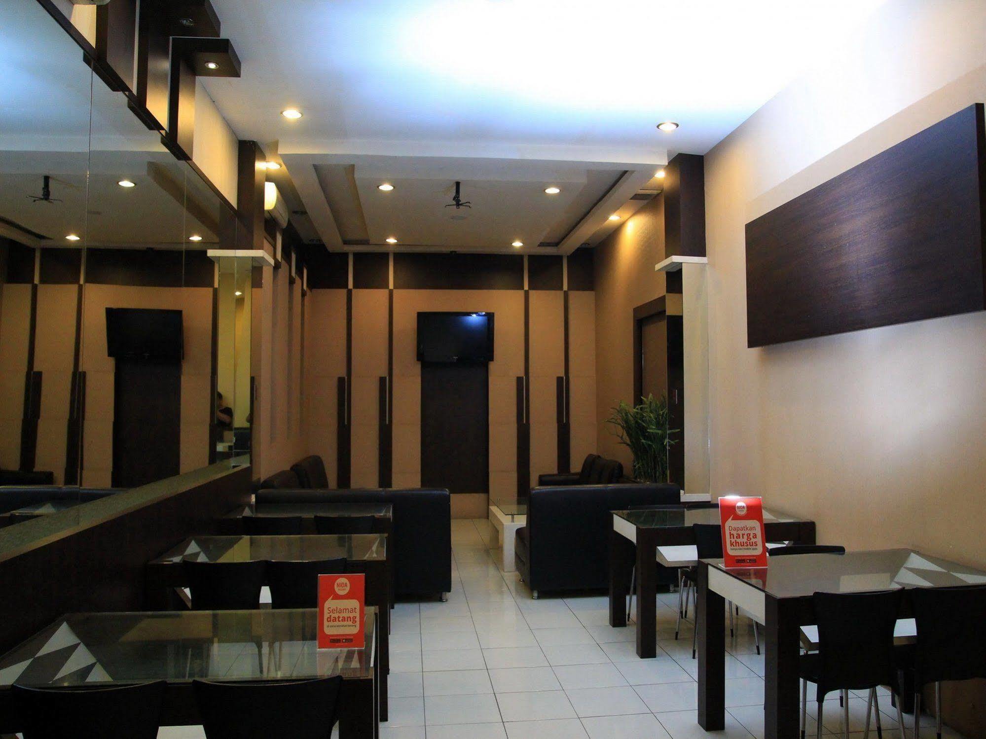 Wisma Sederhana Mitra Reddoorz Medan Buitenkant foto